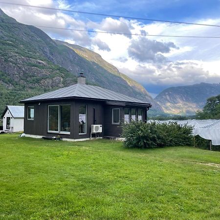 Lærdalsøyri Jordeplegarden Holiday Home - Part Of A Farm - Two Buildings - Close To Flam מראה חיצוני תמונה