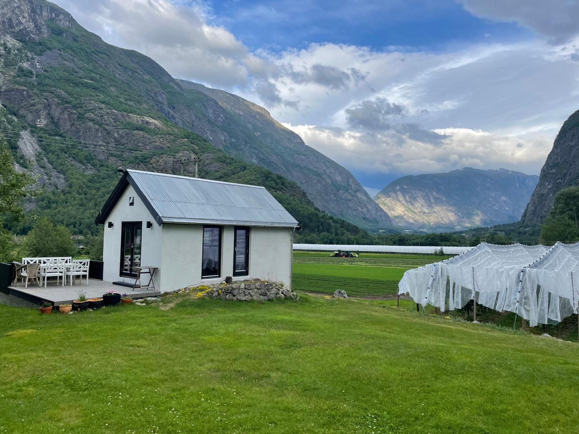 Lærdalsøyri Jordeplegarden Holiday Home - Part Of A Farm - Two Buildings - Close To Flam מראה חיצוני תמונה